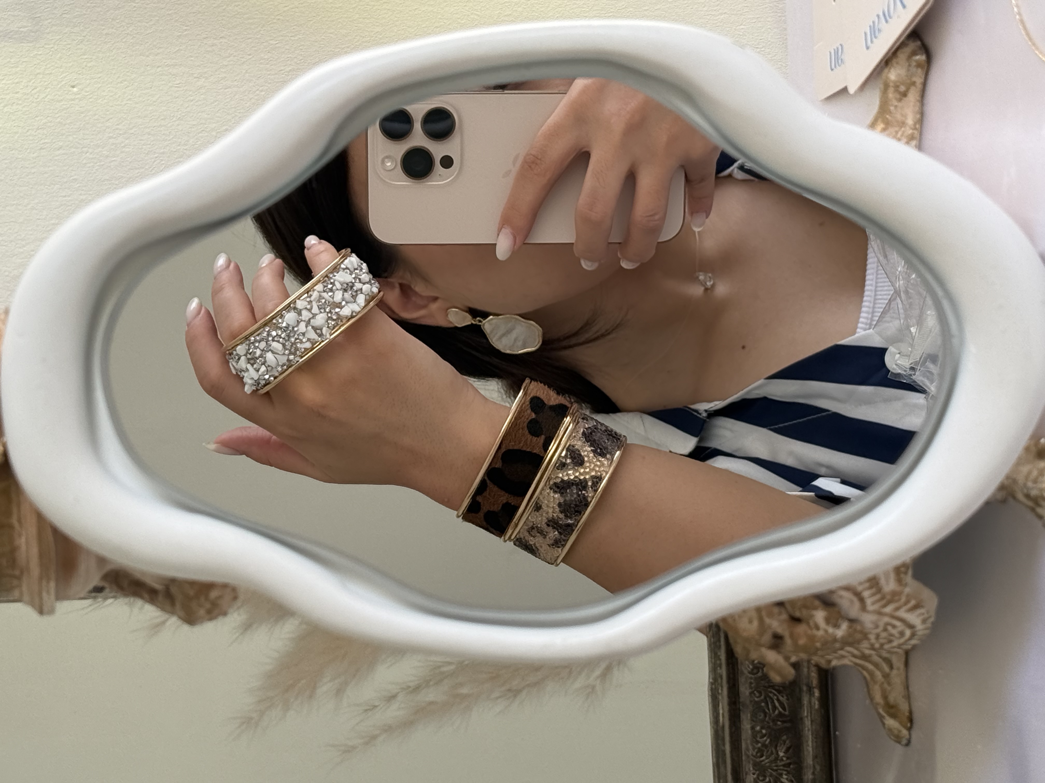 دستبند طرحدار خاص